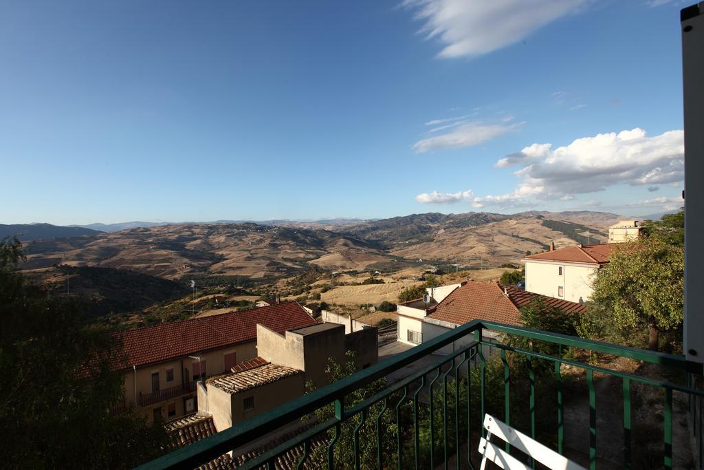 Casa Albergo La Terza Stella Agira Quarto foto