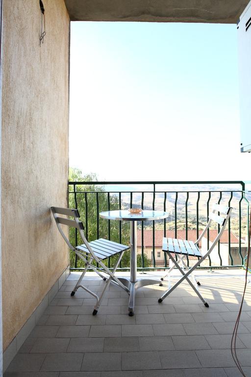 Casa Albergo La Terza Stella Agira Quarto foto